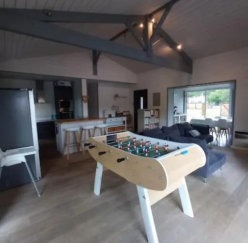 Agreable Maison Piscine Chauffee Et A Dom wakacyjny