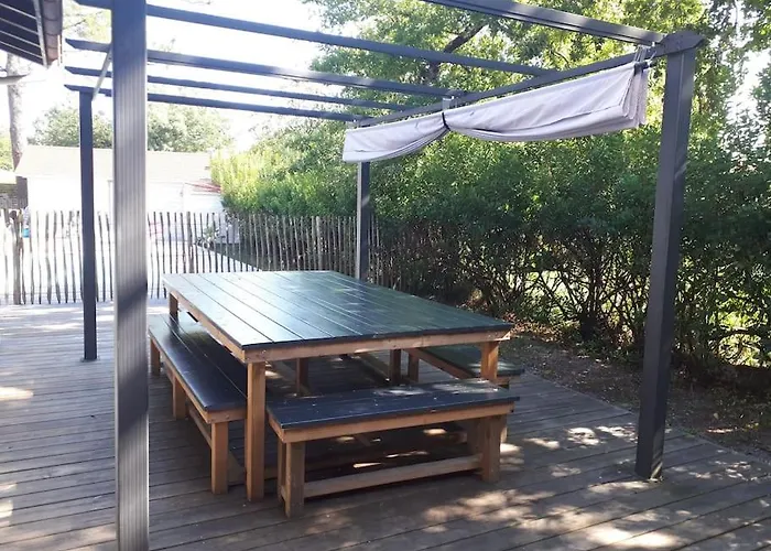 Agreable Maison Piscine Chauffee Et A Dom wakacyjny *