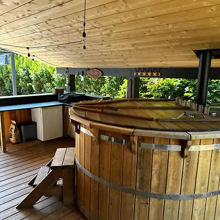 Dom wakacyjny Agreable Maison Piscine Chauffee Et A